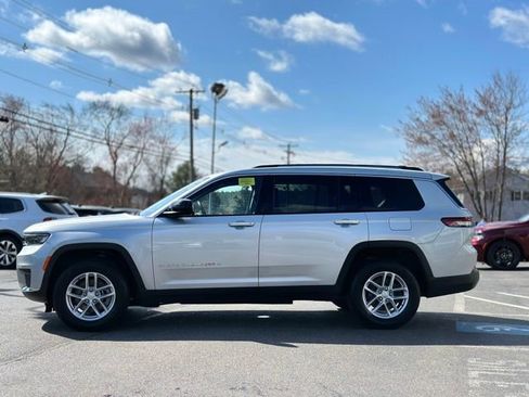 Used 2022 Jeep Grand Cherokee L Laredo w/ Luxury Tech Group I AWD/4WD image 3