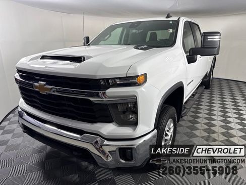 Used 2025 Chevrolet Silverado 2500 LT w/ Convenience Package AWD/4WD image 1