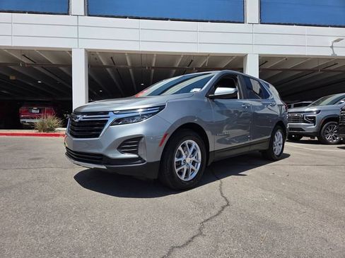 Certified 2023 Chevrolet Equinox LT FWD image 2