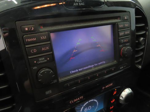 Used 2013 Nissan Juke SL FWD image 18
