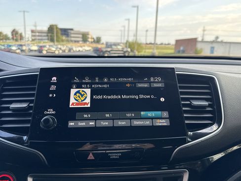 Used 2022 Honda Pilot Elite image 16