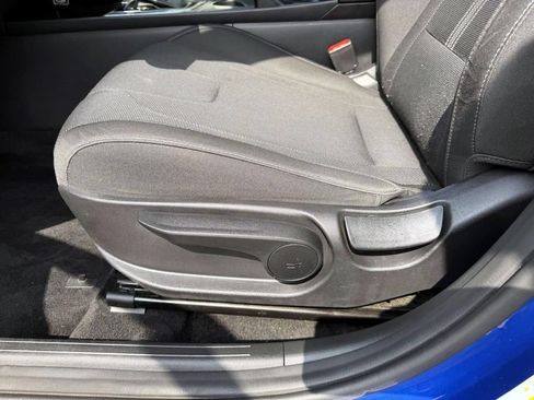 Used 2021 Hyundai Elantra SE FWD image 17