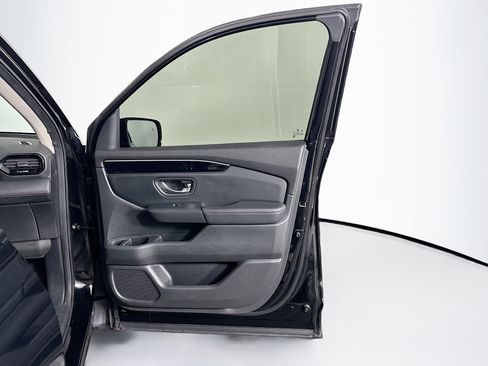 Used 2023 Honda Pilot Touring image 35
