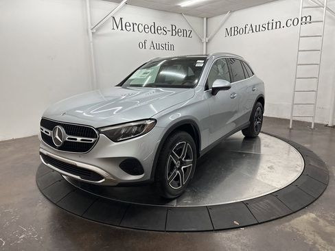 Used 2026 Mercedes-Benz GLC 300 image 3