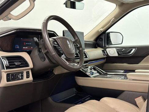 Used 2022 Lincoln Navigator L Reserve image 18