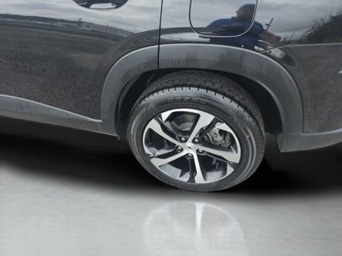 Used 2024 Chevrolet Trax RS w/ Driver Confidence Package FWD image 33