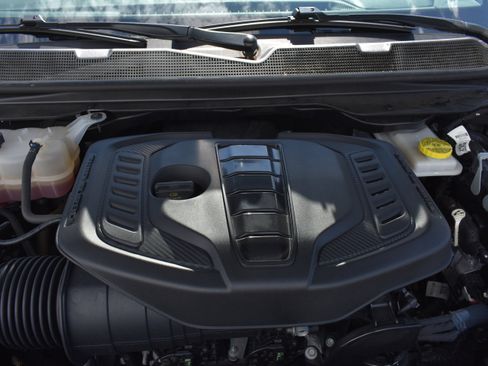 Used 2024 Jeep Wagoneer 4WD w/ Premium Group I image 39