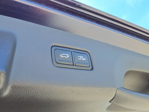 New 2027 Kia Carnival EX FWD image 11