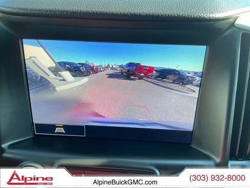 Used 2023 GMC Terrain SLT image 17