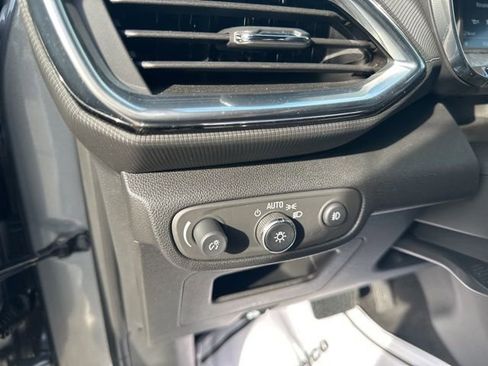 Used 2023 Chevrolet TrailBlazer LT w/ Convenience Package image 16