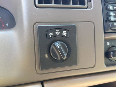 Used 2001 Ford F350 XLT AWD/4WD image 17