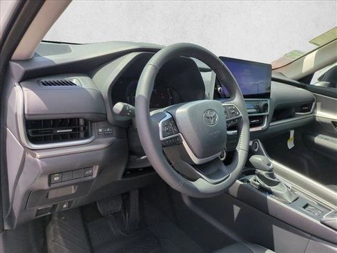 New 2026 Toyota Grand Highlander XLE image 3