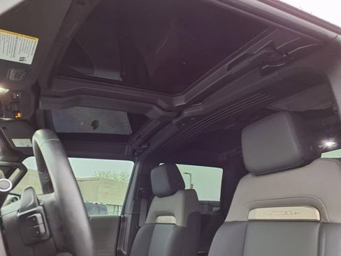 Used 2025 GMC Hummer EV 2X image 18
