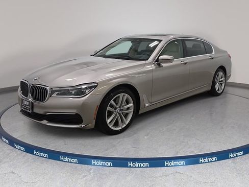 Used 2019 BMW 750i xDrive w/ Cold Weather Package AWD/4WD image 1