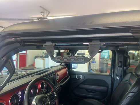 Used 2022 Jeep Gladiator Rubicon w/ LED Lighting Group image 11