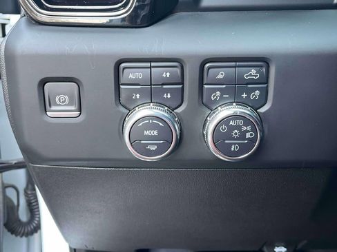 Used 2024 GMC Sierra 3500 AT4 w/ AT4 Premium Plus Package image 29