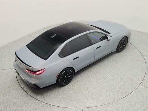 Used 2023 BMW 740i RWD image 25