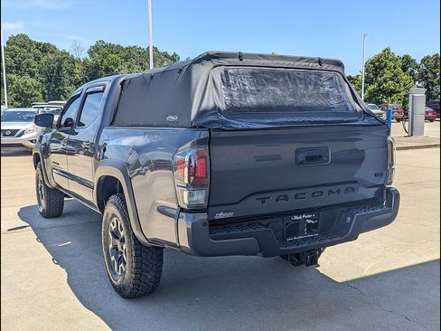 Used 2024 Nissan Frontier S w/ Technology Package AWD/4WD image 8