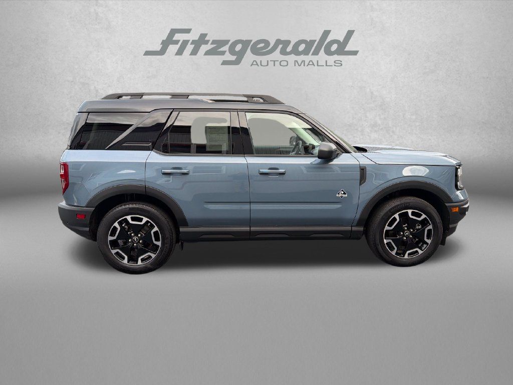 Used 2024 Ford Bronco Sport Outer Banks w/ Tech Package AWD/4WD image 8