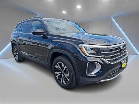 Used 2026 Volkswagen Atlas SE AWD/4WD image 3