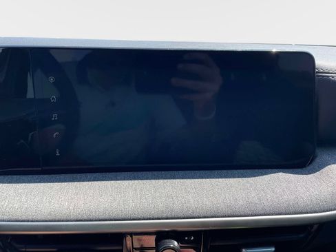 Used 2025 Nissan Kicks SV FWD image 27