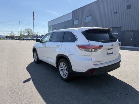 Used 2016 Toyota Highlander LE image 5