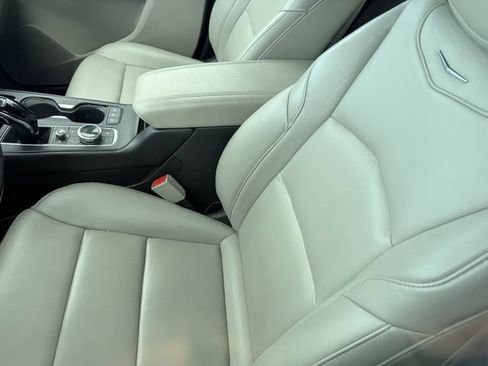 Used 2023 Cadillac XT4 Premium Luxury AWD/4WD image 5