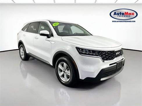 Used 2022 Kia Sorento LX image 1