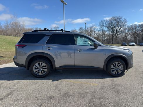 New 2026 Nissan Pathfinder SV image 4