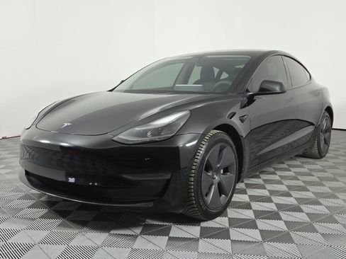 Used 2022 Tesla Model 3 RWD image 3