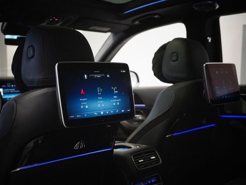 New 2026 Mercedes-Benz Maybach GLS 600 4MATIC image 17