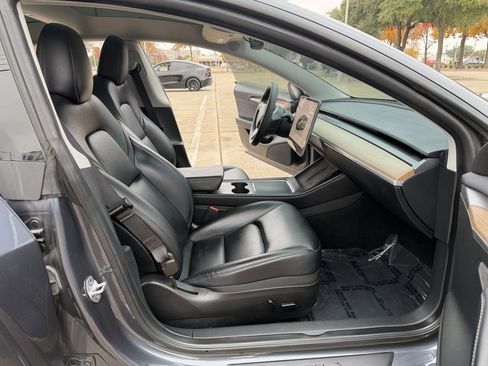 Used 2023 Tesla Model 3 Standard Range image 37