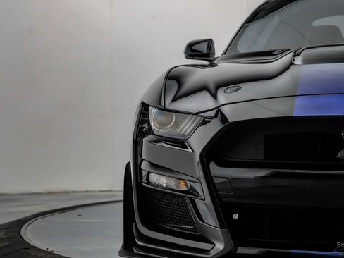Used 2021 Ford Mustang Shelby GT500 w/ Carbon Fiber Track Pack RWD image 36