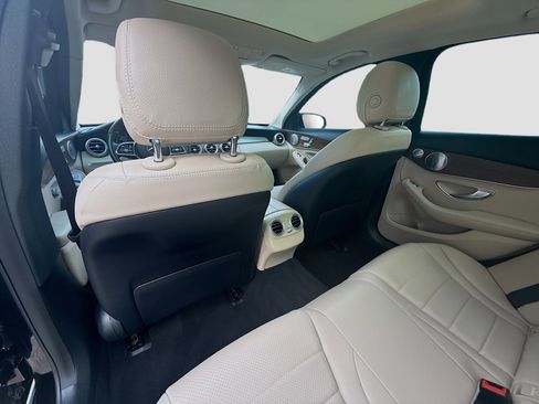 Used 2020 Mercedes-Benz C 300 4MATIC Sedan w/ Premium Package image 24