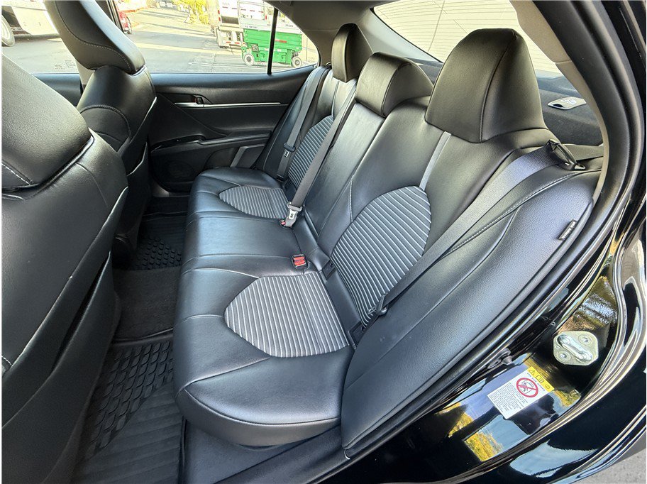 Used 2018 Toyota Camry SE w/ Audio Package FWD image 12