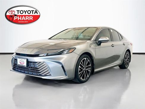 Used 2025 Toyota Camry XLE w/ Premium Package FWD image 1