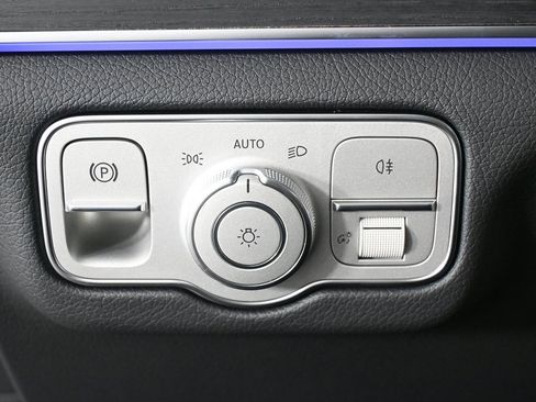 New 2026 Mercedes-Benz GLS 450 4MATIC image 9