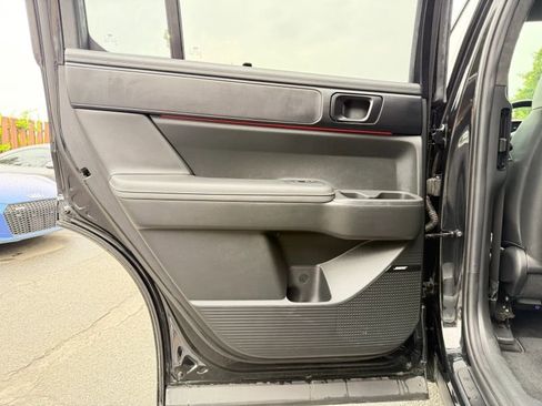 Used 2024 Hyundai Santa Fe Calligraphy AWD/4WD image 15