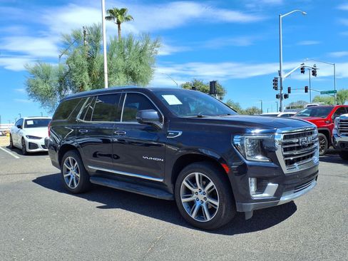 Used 2021 GMC Yukon SLT w/ SLT Luxury Plus Package RWD image 3