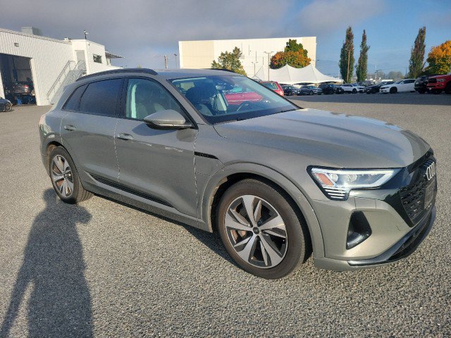 Used 2024 Audi Q8 e-tron Premium AWD/4WD image 3