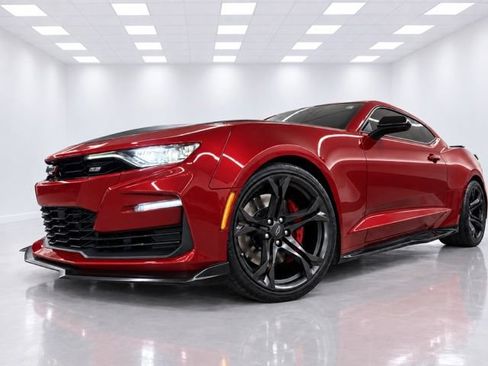 Used 2021 Chevrolet Camaro SS RWD image 11