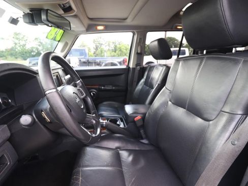 Used 2008 Jeep Commander Limited RWD image 2