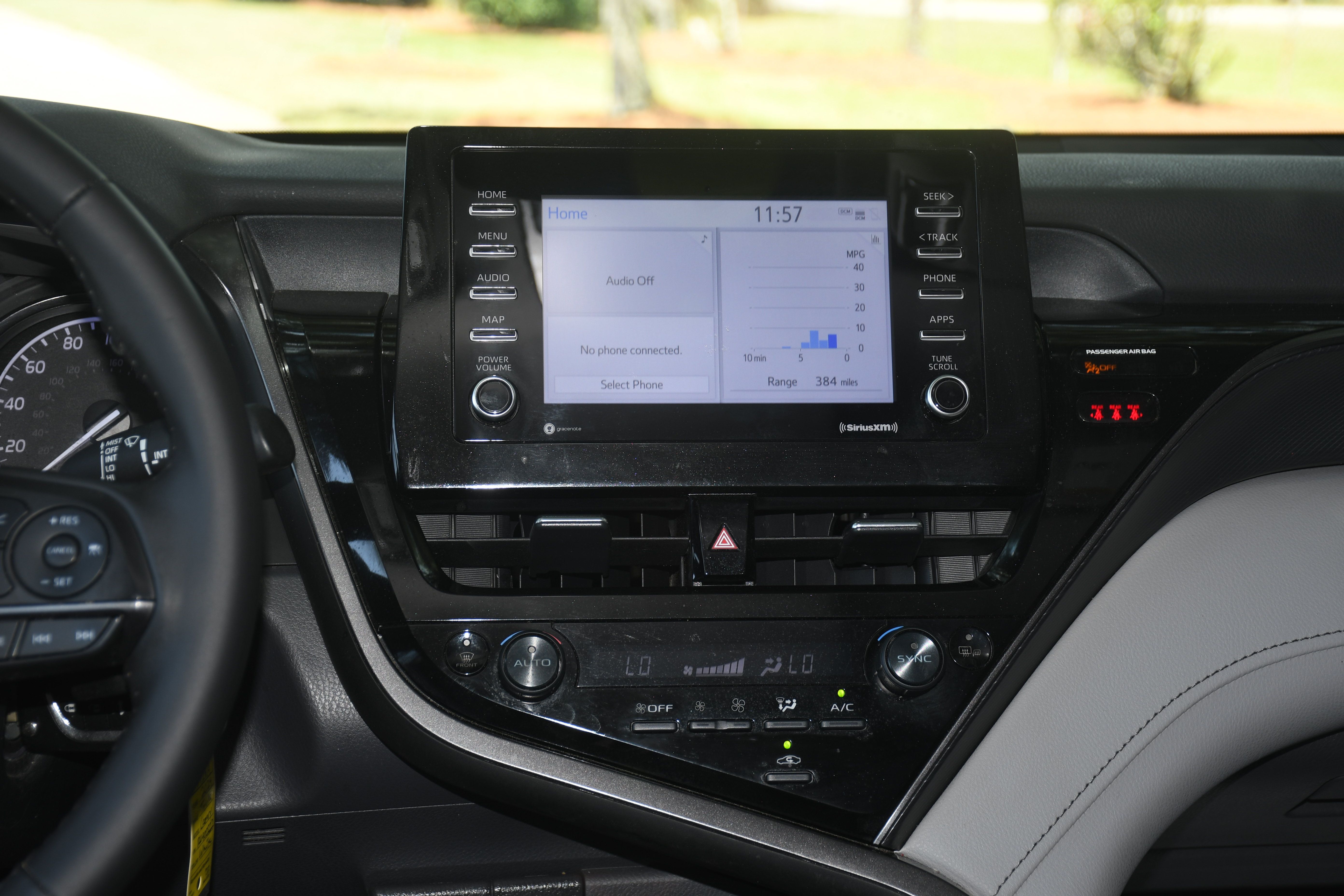 Used 2024 Toyota Camry SE FWD image 15
