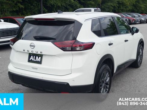 Used 2024 Nissan Rogue S FWD image 5