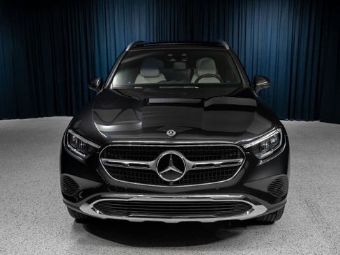 Used 2025 Mercedes-Benz GLC 300 image 2