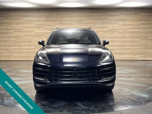 Used 2022 Porsche Cayenne Turbo image 19