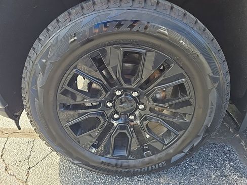 Used 2019 Chevrolet Silverado 1500 High Country image 44