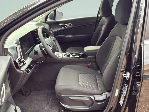 New 2025 Kia Sportage LX image 14