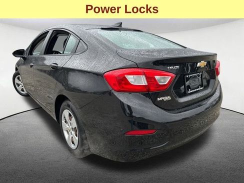 Used 2017 Chevrolet Cruze LS image 10