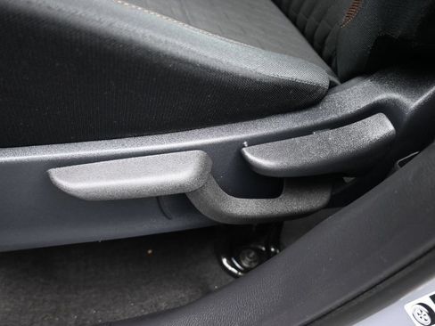 Used 2023 Nissan Kicks SR FWD image 12